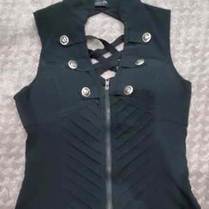 Form fitting top
